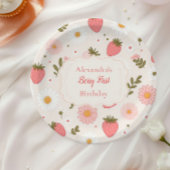 ベリーファースト |かわいいストロベリーガール1st誕生日 ペーパープレート