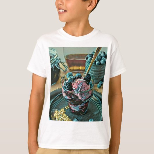 ベリー入りアイスクリームケーキ Tシャツ (正面)