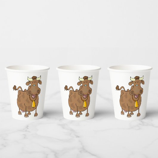 ベルおもしろいファーム動物と漫画の茶色の牛 紙コップ