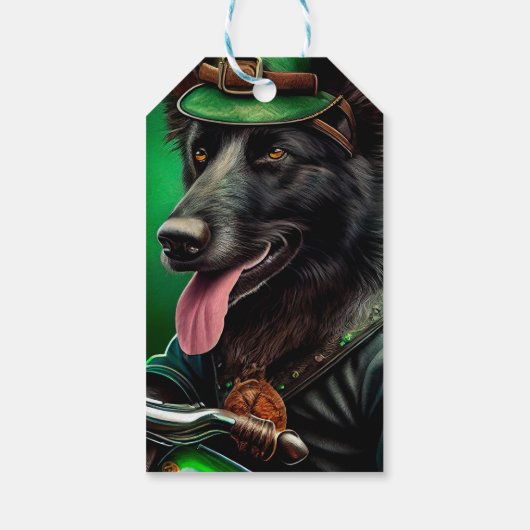 ベルギーのシェパードが自転車を運転する聖パトリックの日 ギフトタグ (裏面)