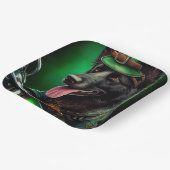 ベルギーのシェパードが自転車を運転する聖パトリックの日 ペーパープレート (傾斜あり)