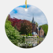 ベルギーのブルージュの湖の近くの小さな城 セラミックオーナメント (裏面)