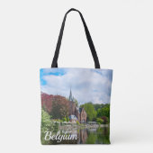 ベルギーのブルージュの湖の近くの小さな城 トートバッグ (裏面)