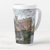 ベルギーのブルージュ旧市街 カフェラテマグ (右アングル)