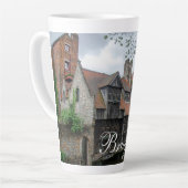 ベルギーのブルージュ旧市街 カフェラテマグ (左アングル)