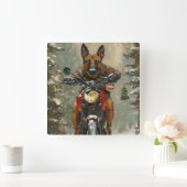 ベルギーのマリノイ犬オートバイのクリスマスに乗る スクエア壁時計 (ホーム)