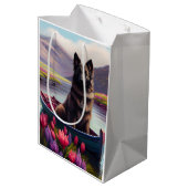 ベルギーの羊飼いがパドルに：風光明媚な冒険 ミディアムペーパーバッグ (裏面アングル)