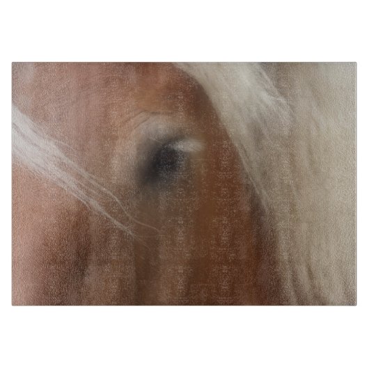 ベルギーの馬荷車を引く動物の目 カッティングボード (正面)