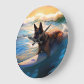 ベルギーシェパードビーチ絵画サーフィン ラージ壁時計 (傾斜)