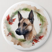 ベルギーマリノアのクリスマスリースの華やかな仔犬 缶バッジ (正面)
