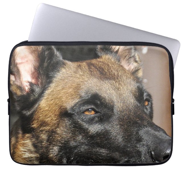 ベルギー人malinois.png ラップトップスリーブ (正面)