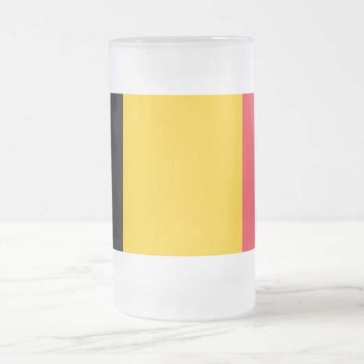 ベルギー国旗を掲げた曇りガラス製マグ フロストグラスビールジョッキ (中央)