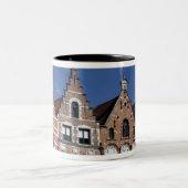 ベルギー、ブルッジ（別名Brug、Bruge）。ユネスコ2 ツートーンマグカップ (中央)