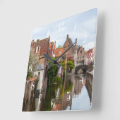 ベルギー、ブルージュの古い家 スクエア壁時計 (傾斜)