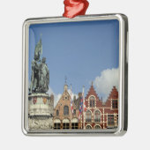 ベルギー、ブルージュ(別名ブルージュまたはブルージュ)。ユネスコ メタルオーナメント (左)