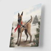 ベルジアン・マリノアの犬と雪のクリスマス スクエア壁時計 (傾斜)