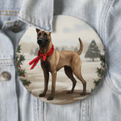 ベルジャンマリノアの犬の雪のクリスマス 缶バッジ (インサイチュ)