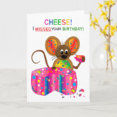 ベルテッド誕生日かわいい食べネズミのチーズ カード (黄色い花)