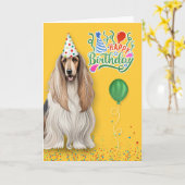 ベルテッド誕生日アフガンハウンドドインアザパーティーハット カード (黄色い花)