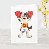 ベルトとボクシンググローブを着けたチャンピオンボクシングの犬 カード (黄色い花)