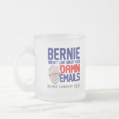 ベルニーはあなたの電子メールについて気になりません フロストグラスマグカップ (左)