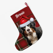 ベルネーズマウンテンドッグホリデープレイドと犬の名前 ラージクリスマスストッキング (裏面 (吊り時))