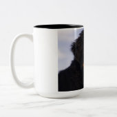 ベルネーゼ山犬 – かわいい子犬の写真 ツートーンマグカップ (左)