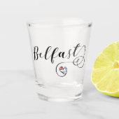 ベルファスト国旗のハート、北アイルランド ショットグラス (正面)