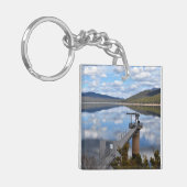 ベルフィールド湖の雲が静かな水 キーホルダー (正面左)