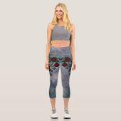 ベルベットのウィスパー:カールされたゴシック様式のバラつる植物 カプリレギンス (正面)