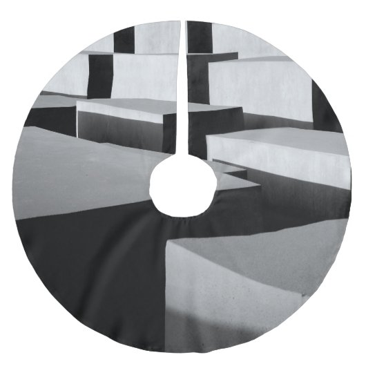 ベルリンのキューブ ブラッシュドポリエステルツリースカート (正面)