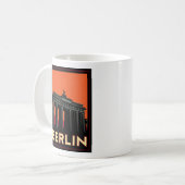 ベルリンドイツのオクトーバーフェストのアール・デコのレトロ旅行 コーヒーマグカップ (正面左)