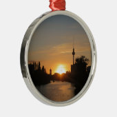 ベルリンドイツスカイラインナイトポストカードフェルンセチューム メタルオーナメント (右)