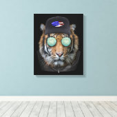 ベンガおもしろいル・タイガーの服を着た野生動物 キャンバスプリント (インサイチュ (ウッドフロア))