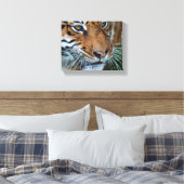 ベンガルトラがアフリカに迫る キャンバスプリント (インサイチュ (寝室))