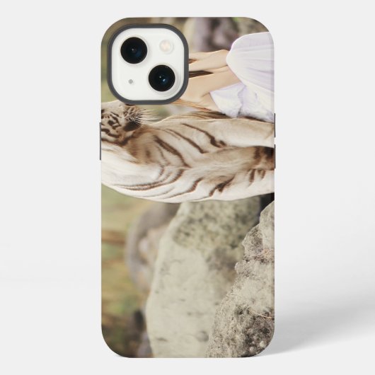 ベンガルトラとレディ iPhoneケース (裏面)