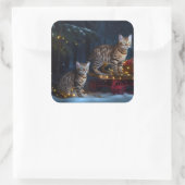 ベンガル猫スノイそりに乗るクリスマスデコール スクエアシール (バッグ)