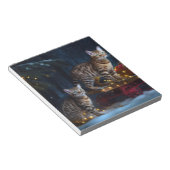 ベンガル猫スノイそりに乗るクリスマスデコール ノートパッド (アングル)