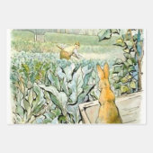 「ベンジャミン・バニー、ファーマー・ブラウンを観察」 by ビアトリックス・P ラッピングペーパーシート (正面)