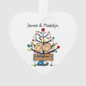 ベンチにフィギュアのカップルをハートオーナメント オーナメント (裏面)