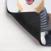 ベンチに坐っている組のコーギー マウスパッド (コーナー)