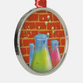 ベンチに置かれた漫画のガラス科学機器 メタルオーナメント (右)