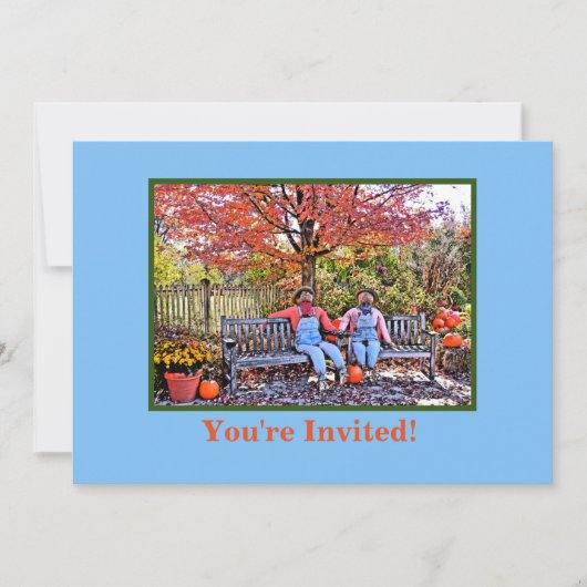 ベンチのハロウィーンに座っているかかし仲間 招待状 (正面)