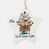 ベンチのパーソナライズな休日のオーナメントのカップル セラミックオーナメント (右)