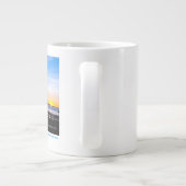 ベントゥーラのカリフォルニア桟橋の日没15のozのマグ ジャンボコーヒーマグカップ (裏面)