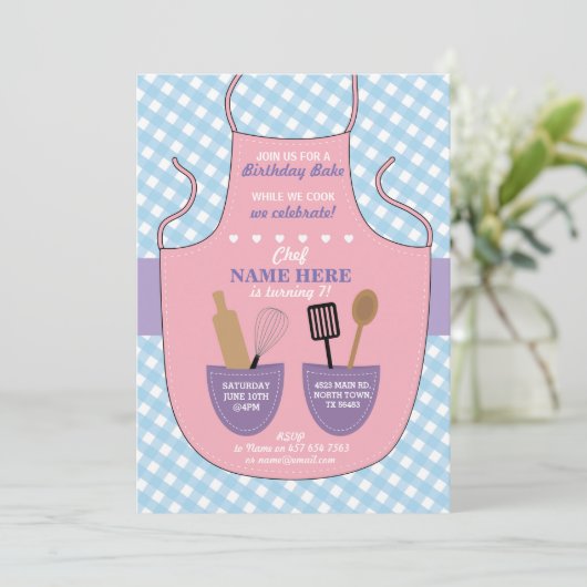 ベーカリーのエプロン誕生会の女の子のクッキーの招待 招待状 (スタンド正面)