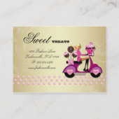 ベーカリーのスクーターの女の子のピンクのチョコレートケーキのポップ 名刺 (裏面)