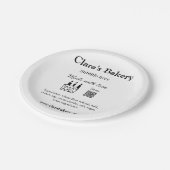 ベーカリーケーキに愛q rで作った具材を加える ペーパープレート (アングル)