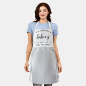 ベーカリー、新鮮な毎日の白と灰色のを焼ストライプく エプロン (着用した状態)