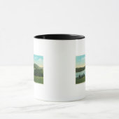 ベーカー山と湖の花の遠景 マグカップ (中央)